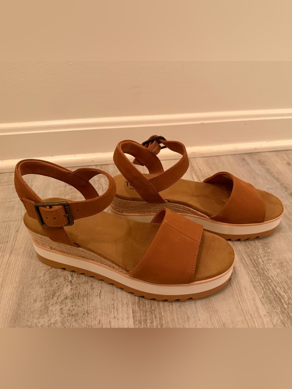 Toms Platform Sandals in Cognac - Picture 2 of 3